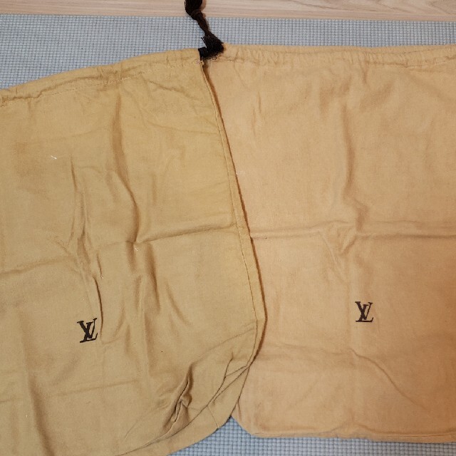 LOUIS VUITTON(ルイヴィトン)のルイヴィトン　保存袋2枚セット レディースのバッグ(ショップ袋)の商品写真