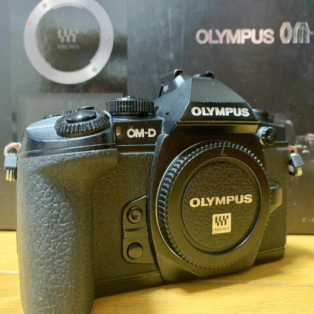 オリンパス OM-D EM1【ジャンク品】 & バッテリー・ホルダーセット