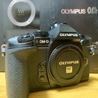 オリンパス(OLYMPUS)のオリンパス OM-D EM1【ジャンク品】 & バッテリー・ホルダーセット(ミラーレス一眼)