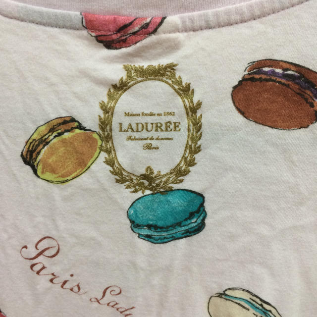 LADUREE(ラデュレ)の☆ラデュレ☆ユニクロコラボティーシャツ レディースのトップス(Tシャツ(半袖/袖なし))の商品写真