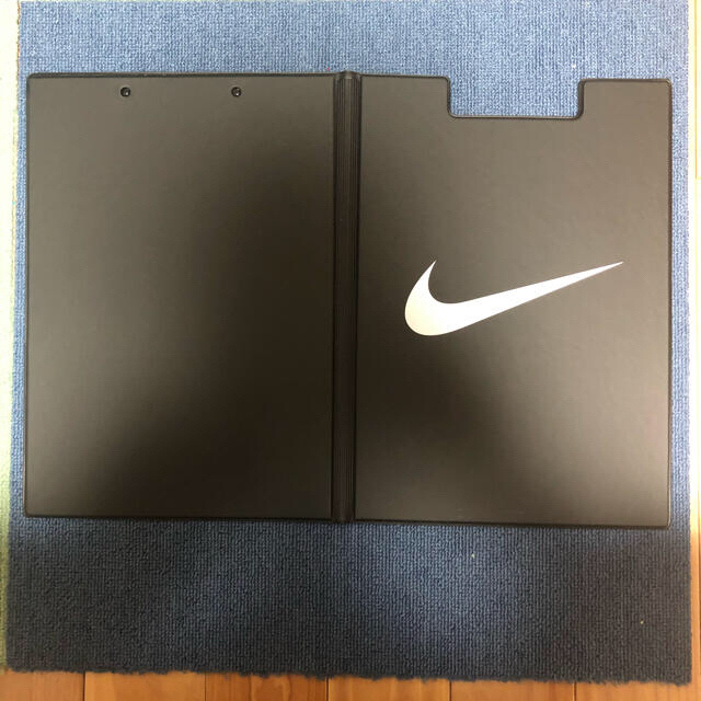 A4サイズ　バインダー　NIKE 非売品　【新品、未使用】