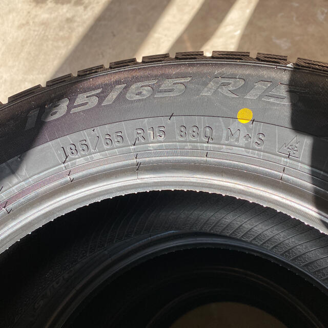 ピレリ Pirelli スタッドレス 4本セット 185/65R15 自動車/バイクの自動車(タイヤ)の商品写真