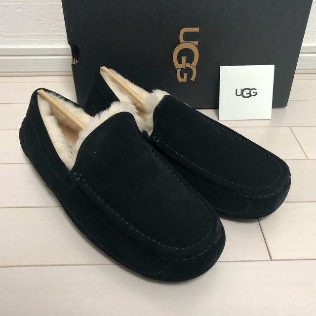 UGG(アグ)の【SYJ様専用】27.0 UGG アスコット　メンズ　モカシン　ブラック メンズの靴/シューズ(スリッポン/モカシン)の商品写真