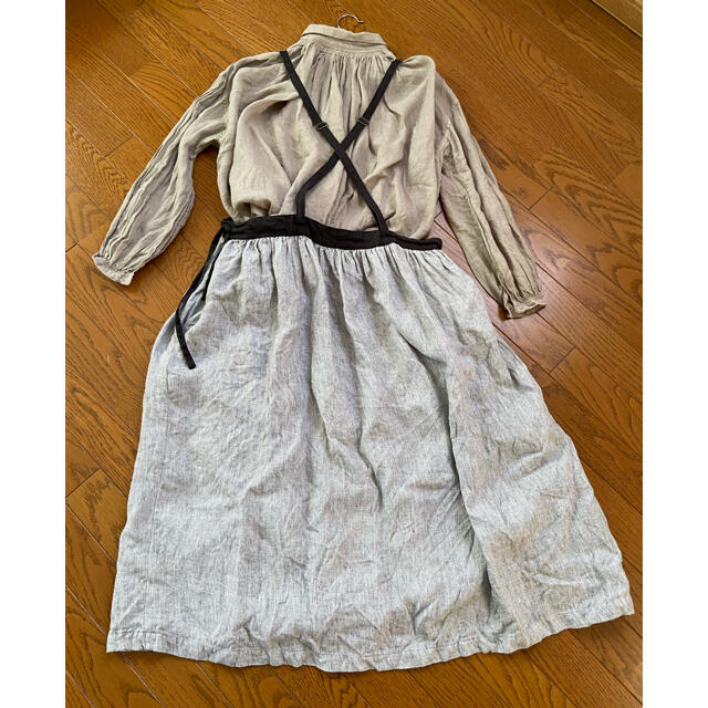 nest Robe(ネストローブ)のmoamaman  作家さま　クロスギャザーのエプロンワンピース　ドレス レディースのスカート(ロングスカート)の商品写真