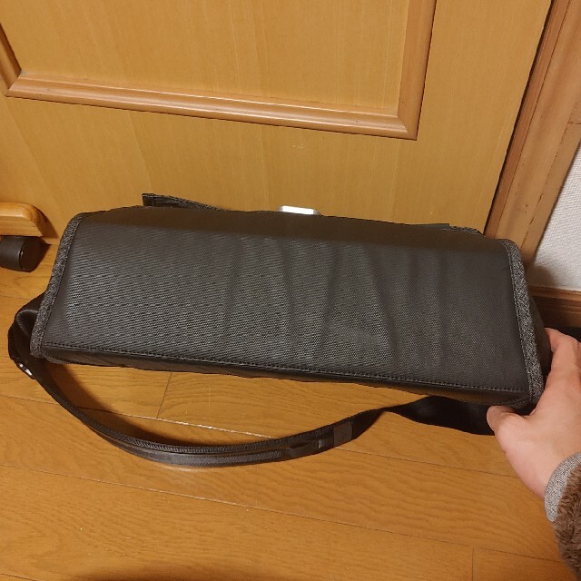 Peak design everyday messenger V1 チャコール スマホ/家電/カメラのカメラ(ケース/バッグ)の商品写真