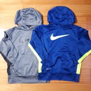 ナイキ(NIKE)のナイキ　パーカー　2枚セット(ジャケット/上着)