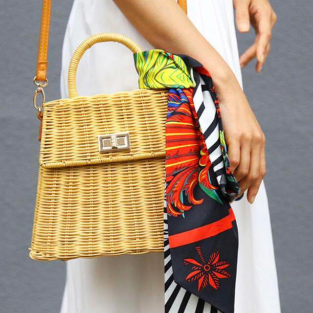 Ameri VINTAGE - 【即完売】AMERI TRAPEZE RATTAN BAG！の通販 by ...