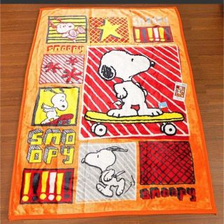 新品　未使用　スヌーピー　ハーフ毛布　100×140(毛布)