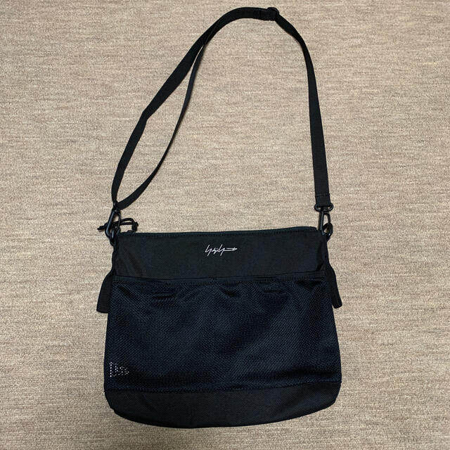 Yohji Yamamoto(ヨウジヤマモト)のヨウジヤマモト ニューエラ サコッシュ スカルローズ メンズのバッグ(ショルダーバッグ)の商品写真