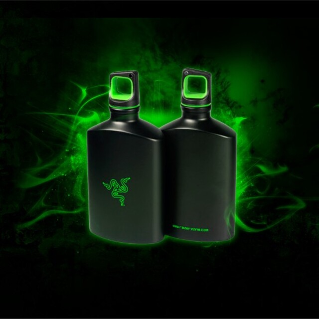 LAZER(レイザー)のRazer Flask 新品未使用 販売終了品 激レア スマホ/家電/カメラのPC/タブレット(PC周辺機器)の商品写真