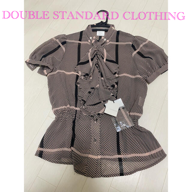 DOUBLE STANDARD CLOTHING(ダブルスタンダードクロージング)の大人気❣️【新品】✨④パターン上品　DOUBLESTANDARDCLOTHING レディースのトップス(シャツ/ブラウス(半袖/袖なし))の商品写真