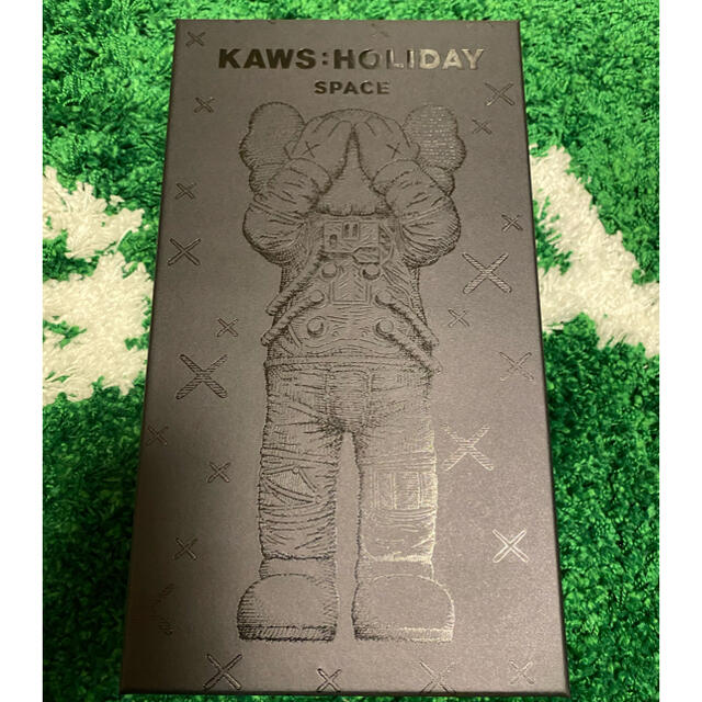 Kaws Holiday Space Blackフィギュア