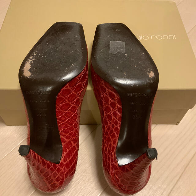Sergio Rossi(セルジオロッシ)のセルジオロッシsergio rossi赤リザード革パンプス36.5 23.5cm レディースの靴/シューズ(ハイヒール/パンプス)の商品写真