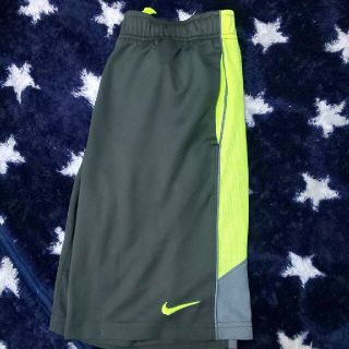 ナイキ(NIKE)のNIKEハーフパンツ150cm(パンツ/スパッツ)