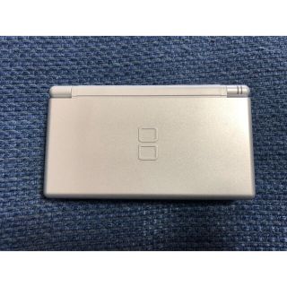 ニンテンドーDS(ニンテンドーDS)のDS light +おまけのソフト3本(携帯用ゲーム機本体)