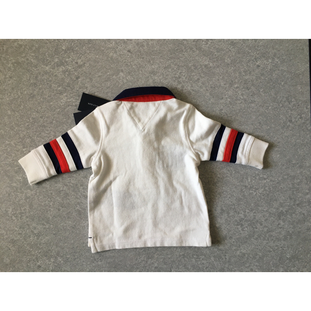 TOMMY HILFIGER(トミーヒルフィガー)のトミー　長袖ポロシャツ　3〜6ヵ月　新品 キッズ/ベビー/マタニティのベビー服(~85cm)(その他)の商品写真