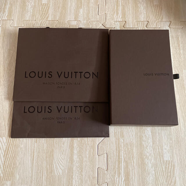 LOUIS VUITTON(ルイヴィトン)のルイヴィトン　箱　布袋　紙袋 レディースのバッグ(ショップ袋)の商品写真