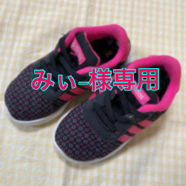 adidas(アディダス)のadidas アディダス キッズスニーカー（13.5cm） キッズ/ベビー/マタニティのベビー靴/シューズ(~14cm)(スニーカー)の商品写真