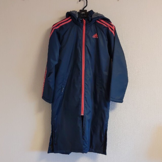 adidas(アディダス)のやぶさめ様専用　adidas　アディダス　ジュニア用　ベンチコート　140 キッズ/ベビー/マタニティのキッズ服女の子用(90cm~)(ジャケット/上着)の商品写真