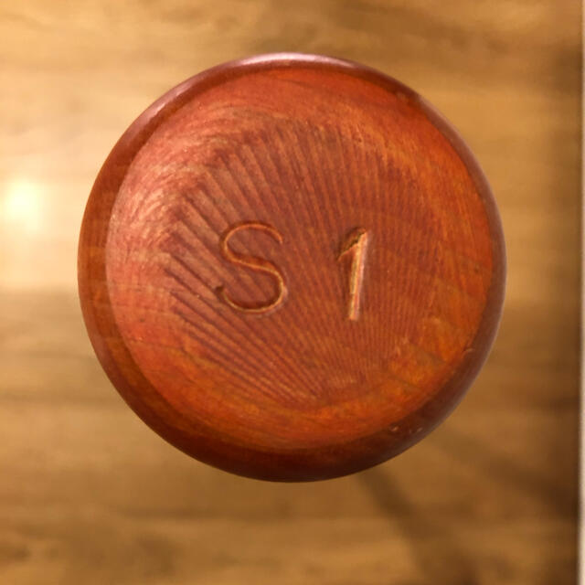 NIKE(ナイキ)のNIKE 硬式木製 岩村明憲 NPBマーク付  刻印有 スポーツ/アウトドアの野球(バット)の商品写真
