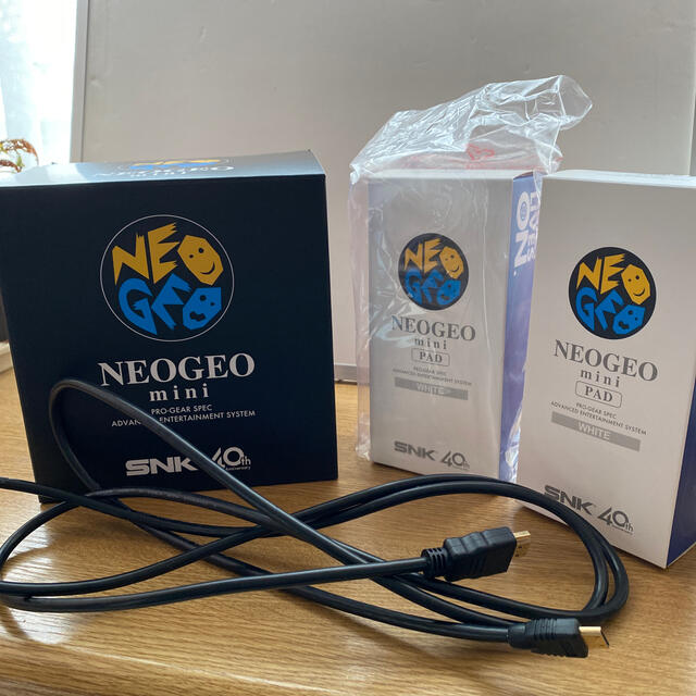 ネオジオミニ NEOGEO mini パッド付 テレビ接続ケーブル付 - 家庭用