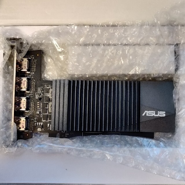 ASUS(エイスース)のASUS NVIDIA GeForce GT 710 搭載 ファンレスモデル スマホ/家電/カメラのPC/タブレット(PCパーツ)の商品写真