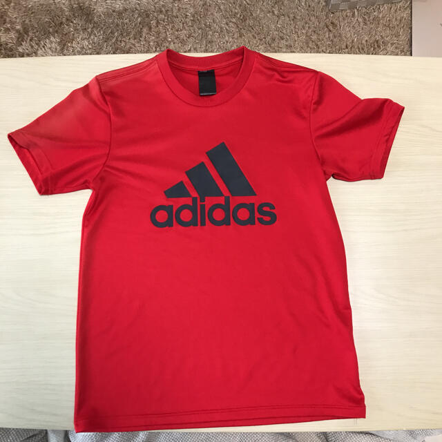 adidas(アディダス)の【送料無料】アディダス adidas Tシャツ　赤　レッド メンズのトップス(Tシャツ/カットソー(半袖/袖なし))の商品写真