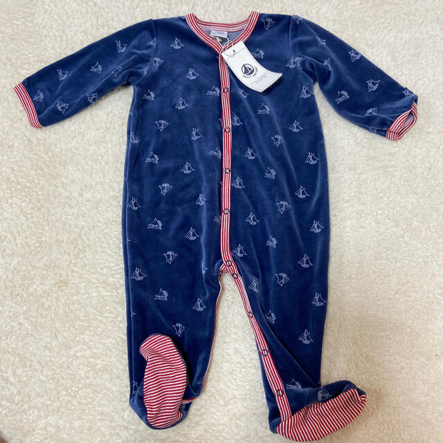 PETIT BATEAU(プチバトー)のPETIT BATEAU プチバトー　ロンパース　パジャマ　新品 キッズ/ベビー/マタニティのベビー服(~85cm)(ロンパース)の商品写真