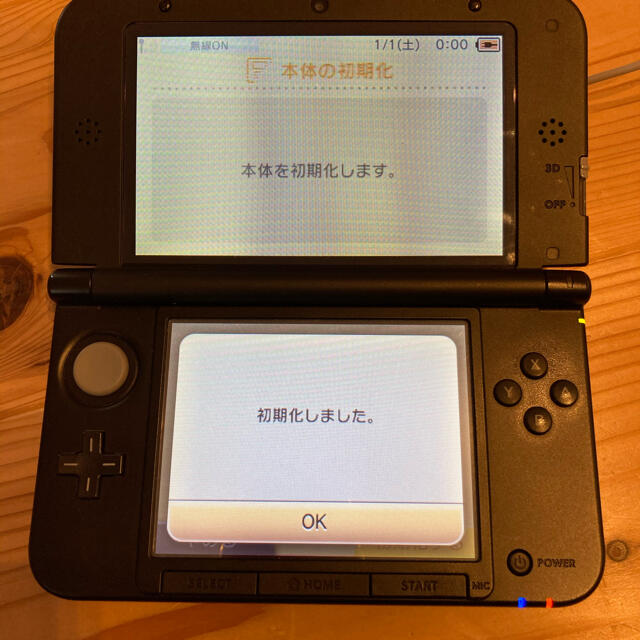 ニンテンドー3DS(ニンテンドー3DS)のNintendo 3DS LL シルバー×ブラック エンタメ/ホビーのゲームソフト/ゲーム機本体(携帯用ゲーム機本体)の商品写真