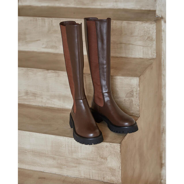 日本未上陸ブランド　WILLOW KNEE HIGH CHELSEA BOOTS レディースの靴/シューズ(ブーツ)の商品写真