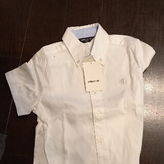コムサイズム(COMME CA ISM)のカッターシャツ　110cm　白　半袖　コムサ(Tシャツ/カットソー)