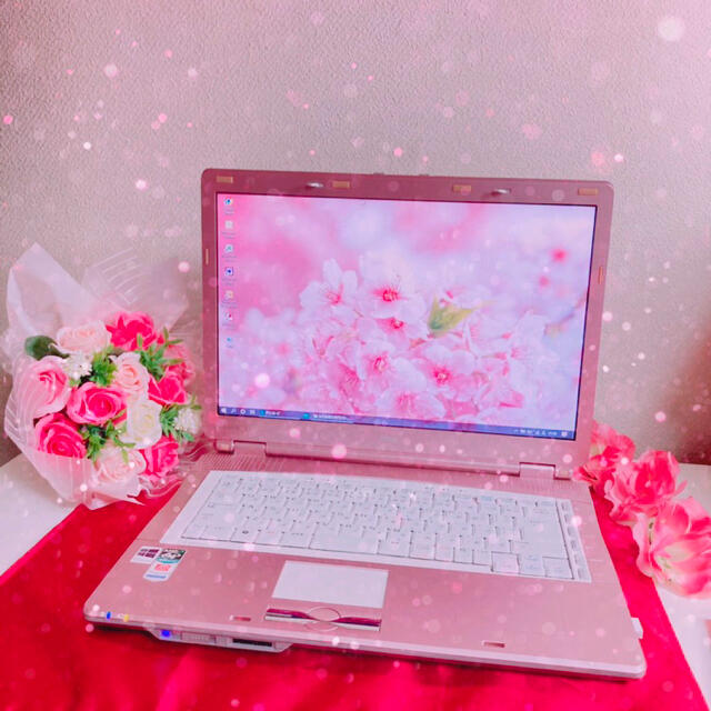 NEC(エヌイーシー)の可愛いピンクのノートパソコン スマホ/家電/カメラのPC/タブレット(ノートPC)の商品写真