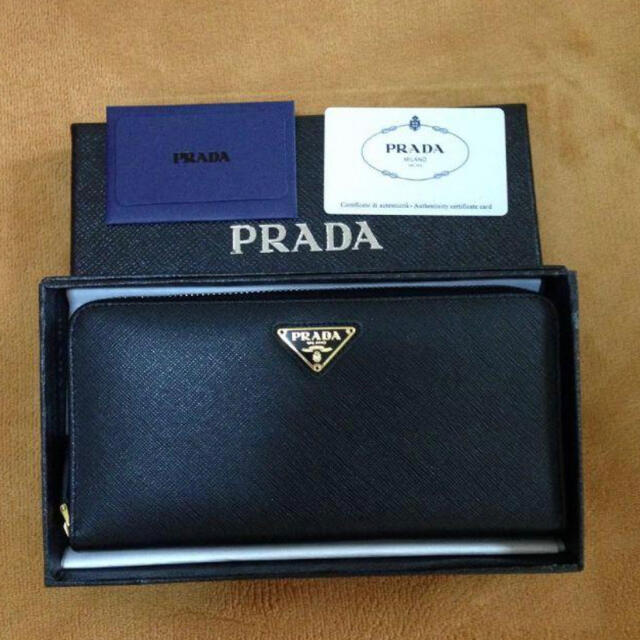 PRADA(プラダ)のPRADA 長財布 レディースのファッション小物(財布)の商品写真