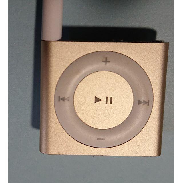 Apple(アップル)のApple iPod Shuffle 2GB（第四世代） スマホ/家電/カメラのオーディオ機器(ポータブルプレーヤー)の商品写真