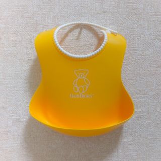 ベビービョルン(BABYBJORN)のベビービョルン ソフトスタイ ベビー イエロー 正規品 (お食事エプロン)