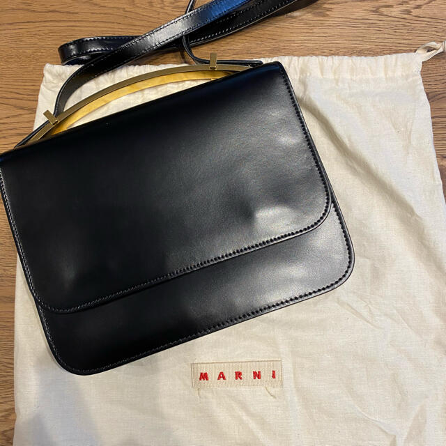 美品MARNI ショルダーバッグ