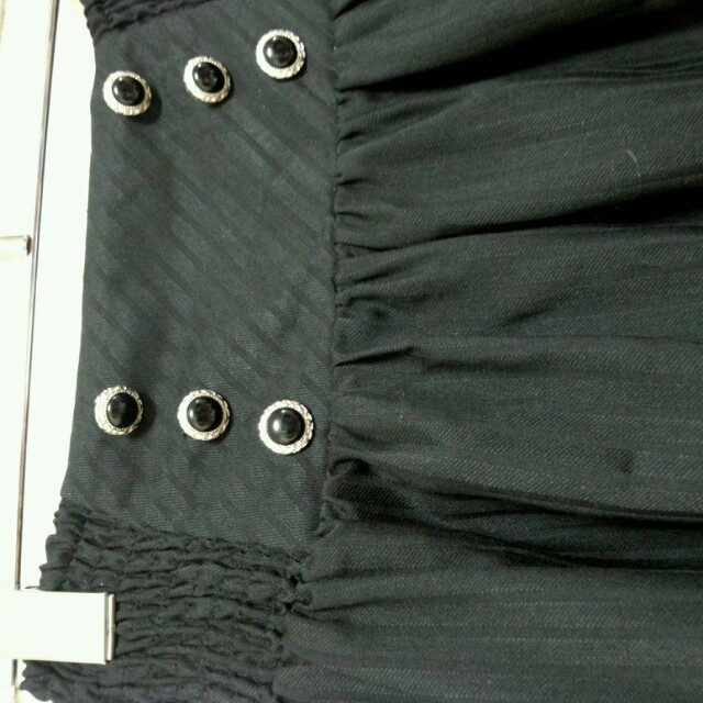 MISCH MASCH(ミッシュマッシュ)のシャドーストライプフレアスカート(黒) レディースのスカート(ミニスカート)の商品写真