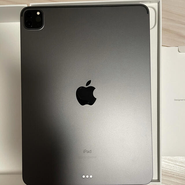 Apple(アップル)のiPad Pro 11inch（第二世代） wifi space gray スマホ/家電/カメラのPC/タブレット(タブレット)の商品写真
