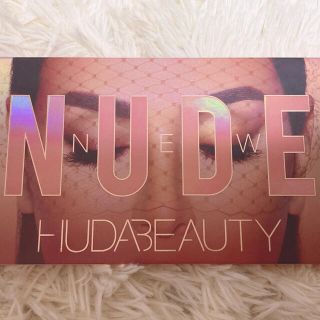 カイリーコスメティックス(Kylie Cosmetics)のhuda beauty new nude アイシャドウパレット(アイシャドウ)