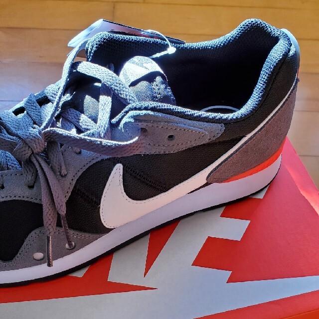 NIKE(ナイキ)のNIKE VENTURE RUNNER メンズの靴/シューズ(スニーカー)の商品写真