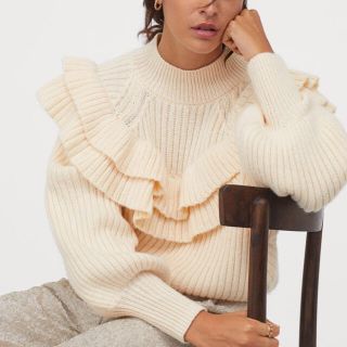 エイチアンドエム(H&M)のH&M完売商品！フリルリブニットMサイズ(ニット/セーター)