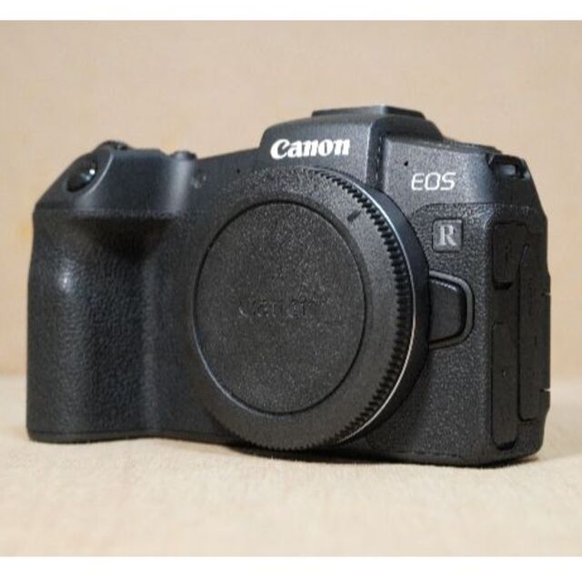 Canon(キヤノン)のEOS RP ＋ RF35mm スマホ/家電/カメラのカメラ(ミラーレス一眼)の商品写真