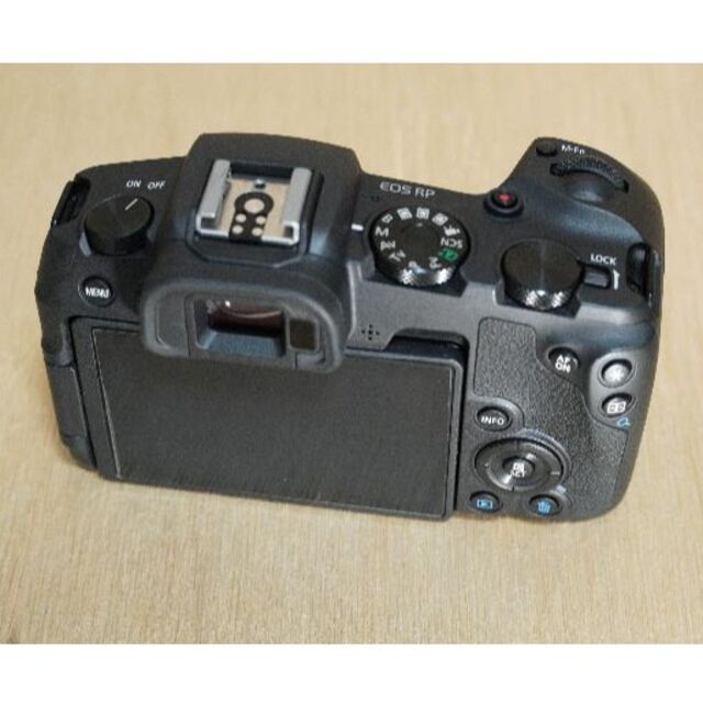 Canon(キヤノン)のEOS RP ＋ RF35mm スマホ/家電/カメラのカメラ(ミラーレス一眼)の商品写真