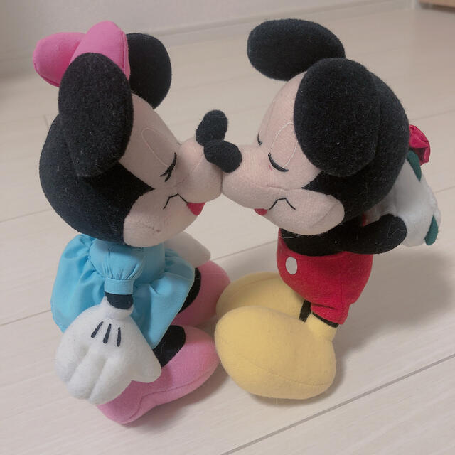 Disney(ディズニー)のミッキー　ミニー　ぬいぐるみ　マグネット エンタメ/ホビーのおもちゃ/ぬいぐるみ(ぬいぐるみ)の商品写真