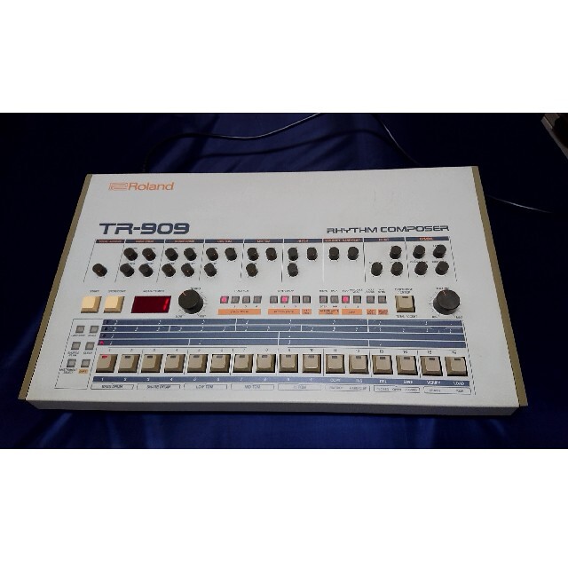 Roland(ローランド)のTR-909(後期型) 楽器のドラム(その他)の商品写真