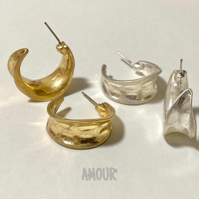 Adam et Rope'(アダムエロぺ)のretro matte pierce〈SILVER〉 レディースのアクセサリー(ピアス)の商品写真