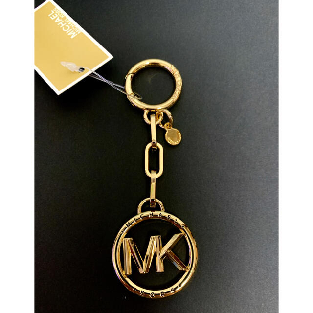 Michael Kors(マイケルコース)のマイケルコース MK サークルロゴ チャーム キーチャーム 18K GOLD レディースのアクセサリー(チャーム)の商品写真