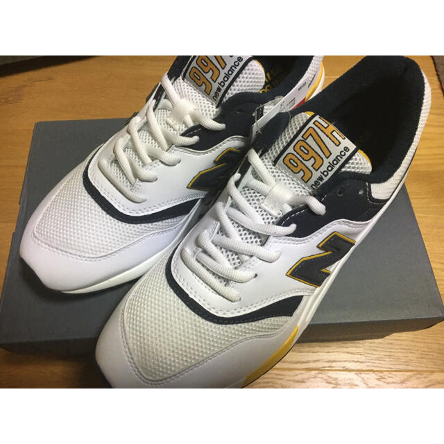 New Balance(ニューバランス)のnewblance CM997 HDL ダットスニーカー(値下げしました) メンズの靴/シューズ(スニーカー)の商品写真