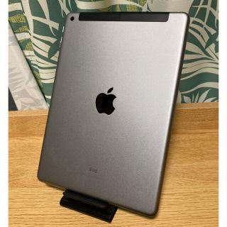 アイパッド(iPad)のiPad 第6世代　32GB simフリー(タブレット)