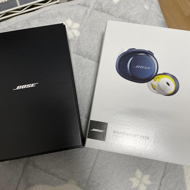 BOSE(ボーズ)のBOSE sound sport  スマホ/家電/カメラのオーディオ機器(ヘッドフォン/イヤフォン)の商品写真